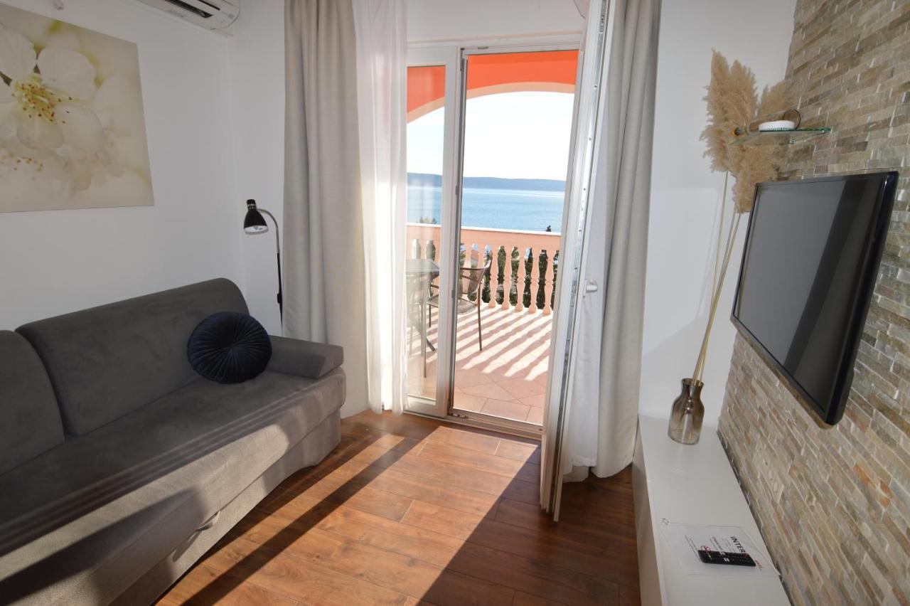 Apartments By The Sea Starigrad, Paklenica - 16421 Exteriör bild